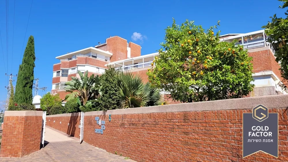 בתי אבות בשרון בסטנדרט LUX CARE